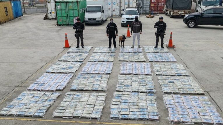 La Policía incautó una tonelada de cocaína en un puerto de Guayas, en mayo de 2024.