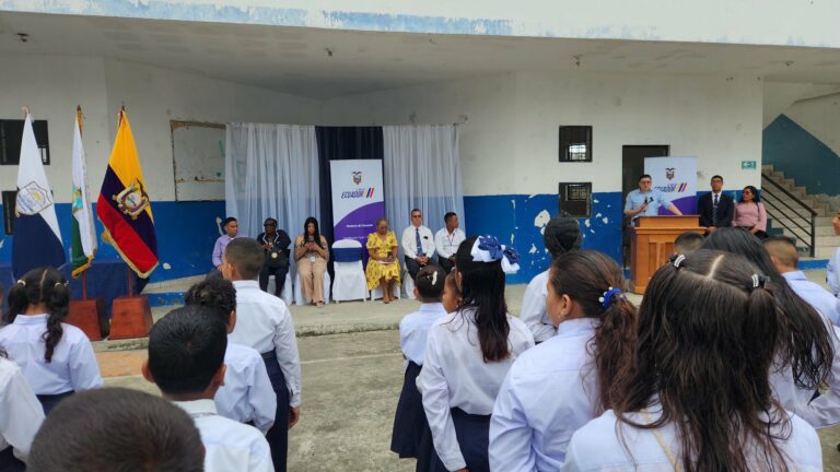 Esmeraldas: Se suspenden clases presenciales en 19 instituciones educativas