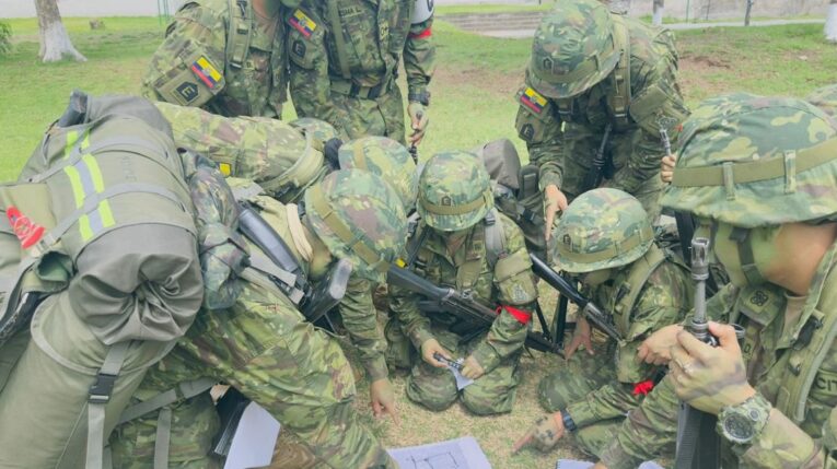 Soldados en la escuela militar del Ejército Esforse, el 24 de abril de 2024.