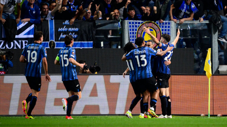 Jugadores del Atalanta celebrando el gol ante el Marsella, 9 de mayo de 2024.
