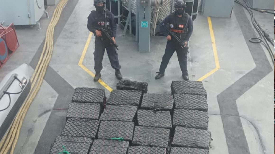 Un cargamento de droga decomisado en Galápagos el 9 de mayo de 2024.