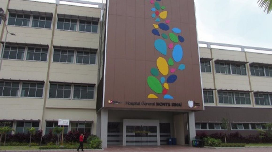 Fachada del Hospital Monte Sinaí, en Guayaquil.