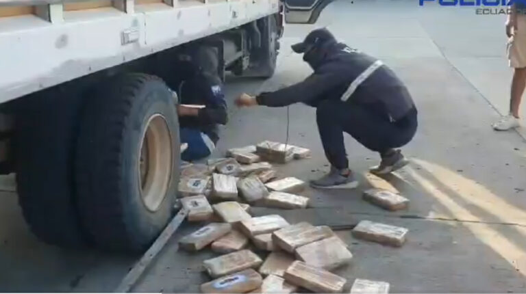 La Policía interceptó un camión con cocaína en Portoviejo