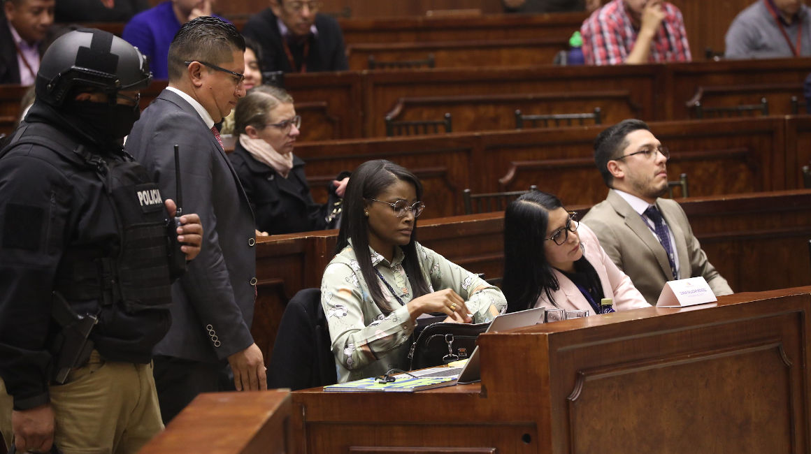 La fiscal Diana Salazar durante su comparecencia en la Comisión de Fiscalización de la Asamblea, en Quito, el 13 de mayo de 2024.