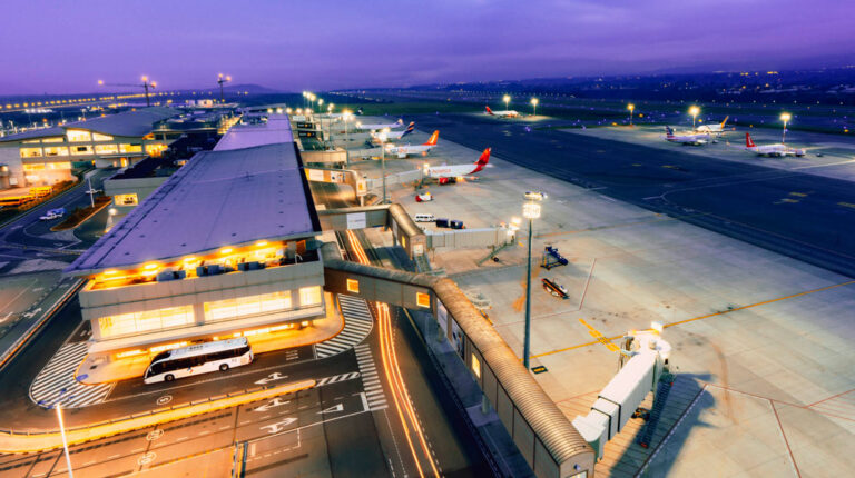 Aeropuerto de Quito anuncia nuevos horarios para vuelos reprogramados del 18 de mayo