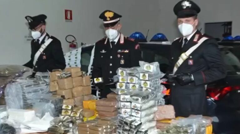 Dos hermanos albaneses lideraban banda que traficaba droga desde Ecuador