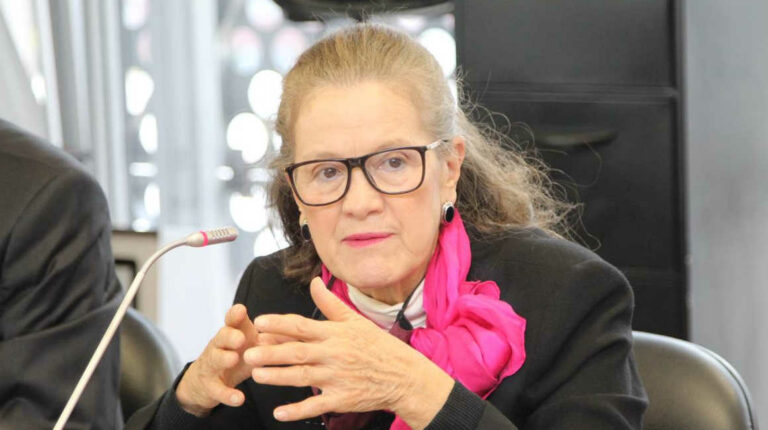 Renuncia la subsecretaria de Presupuesto, Olga Núñez, tras escándalo de pago de bonos a Bucaram Aivas