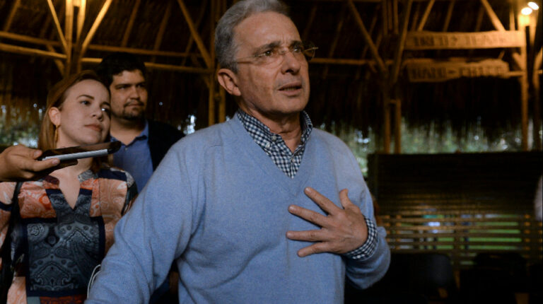Inicia juicio penal contra expresidente Álvaro Uribe en Colombia
