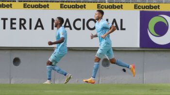 Jugadores de Universidad Católica festejando su gol ante Aucas, 19 de mayo de 2024.