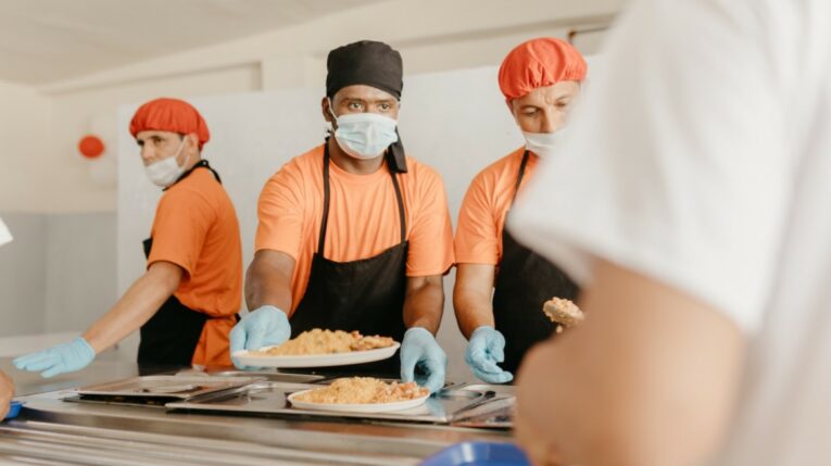 Lafattoria prepara los alimentos en la cárcel Regional de Guayaquil, desde donde se distribuyen alimentos a los cinco centros del complejo carcelario del norte de la ciudad. 