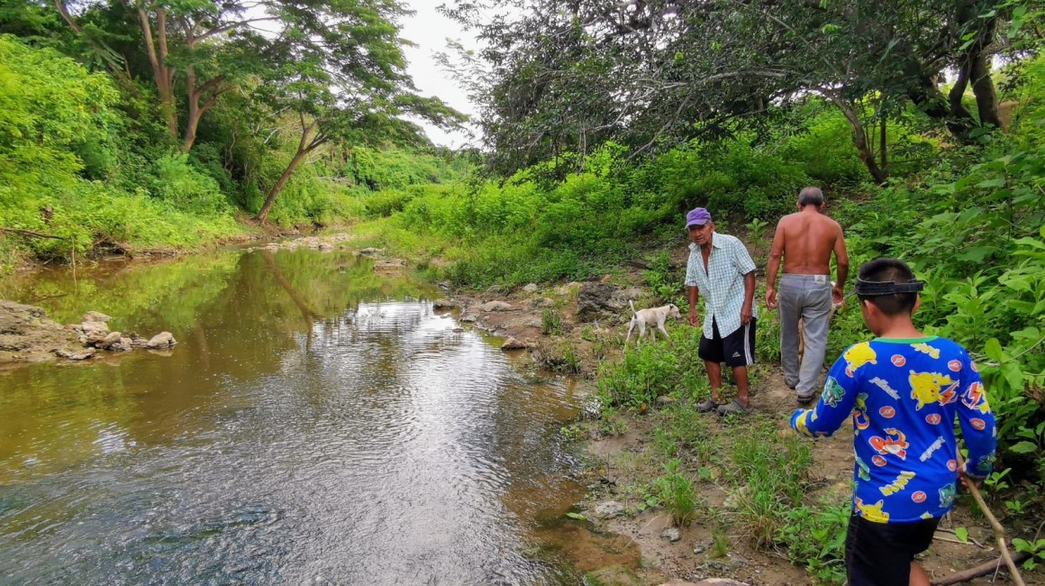 La nueva cárcel de Santa Elena se construirá al norte del recinto Don Lucas (Bajada de Chanduy), en un remanente de bosque que cuenta con manantiales, piscinas naturales y un estrecho río.