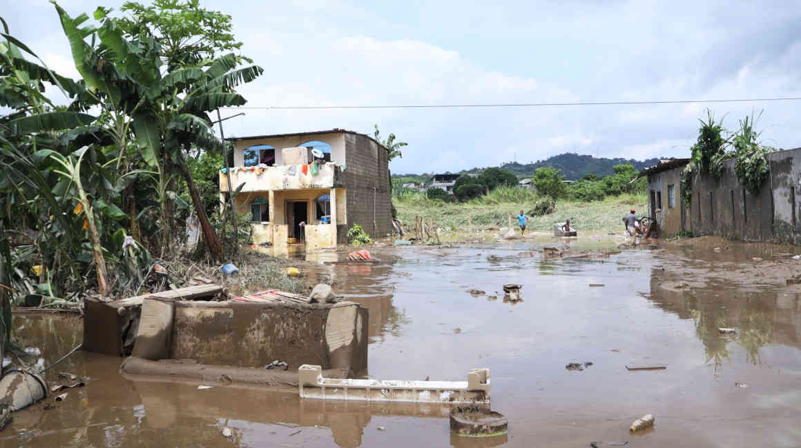 Inundaciones en Esmeraldas, en Ecuador, por el desbordamiento de ríos, el 5 de junio de 2023.