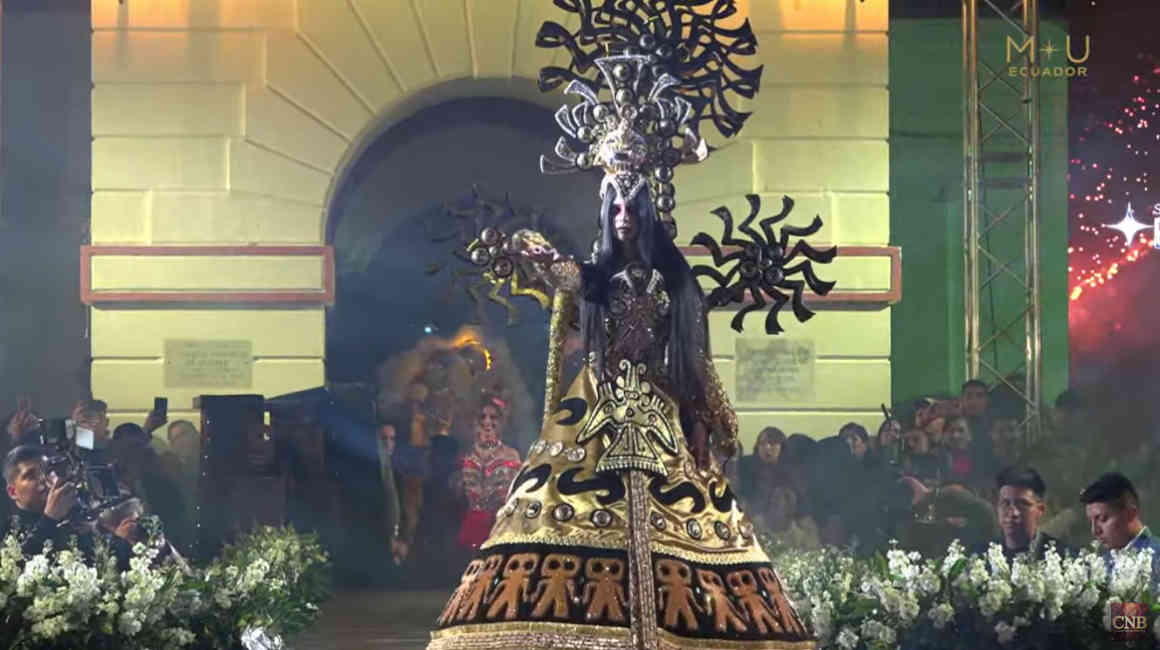 Amy Gallegos en la elección del traje típico de Miss Universo Ecuador, el 25 de mayo de 2024.
