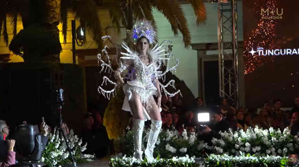 Ana Cobo en la elección del traje típico de Miss Universo Ecuador, el 25 de mayo de 2024.