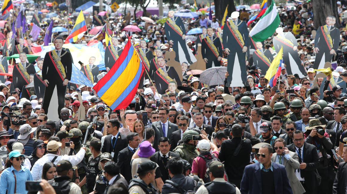 EL presidente Daniel Noboa durante una caminata previa a su llegada a la Asamblea Nacional para el Informe a la Nación, el 24 de mayo de 2024.