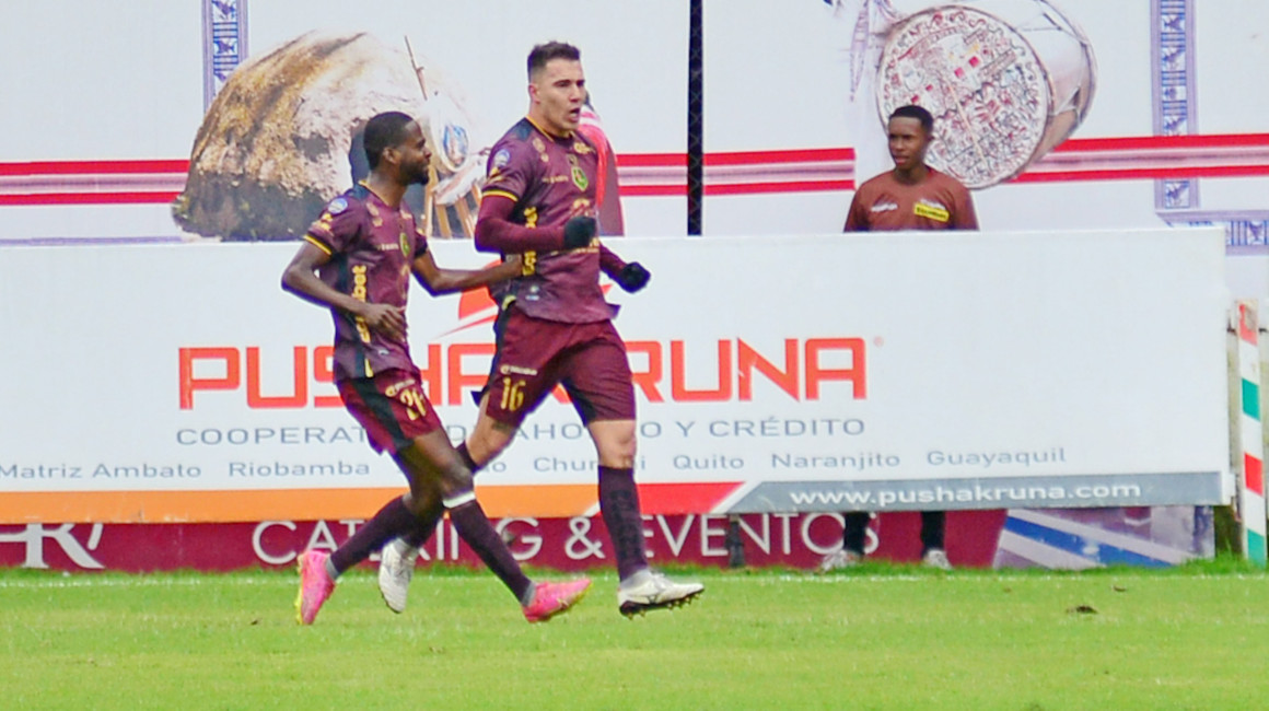 Los jugadores de Mushuc Runa celebran un gol ante Universidad Católica por la Fecha 14 de la LigaPro, el 22 de mayo de 2024.