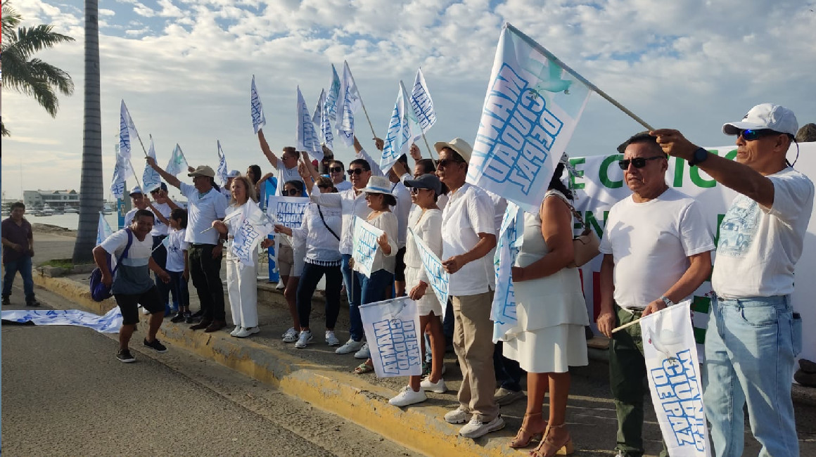 Ciudadanos de Manabí en una manifestación el 29 de mayo de 2024.