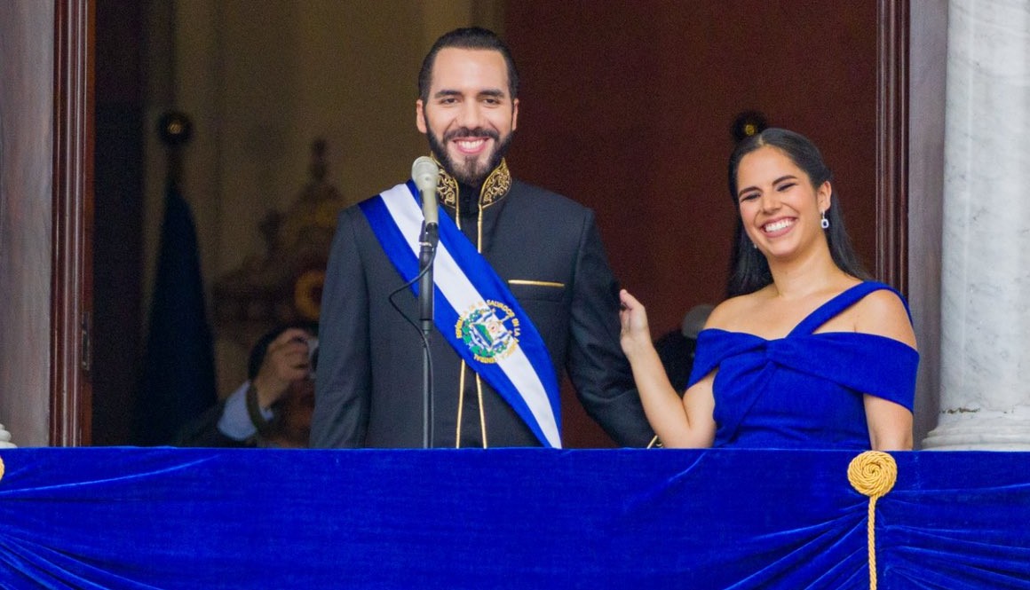 Nayib Bukele, presidente de El Salvador, y su esposa Gabriela Rodríguez.