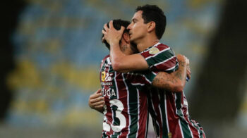 Los jugadores de Fluminense celebran un gol ante Cerro Porteño en el estadio Maracaná, el 16 de mayo de 2024, por Copa Libertadores.