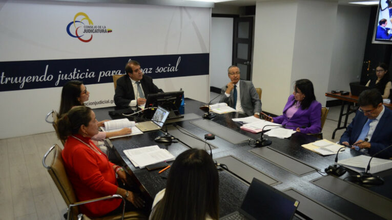 Imagen referencial del actual presidente encargado de la Judicatura, Álvaro Román, en una sesión en Quito, 15 de mayo de 2024.