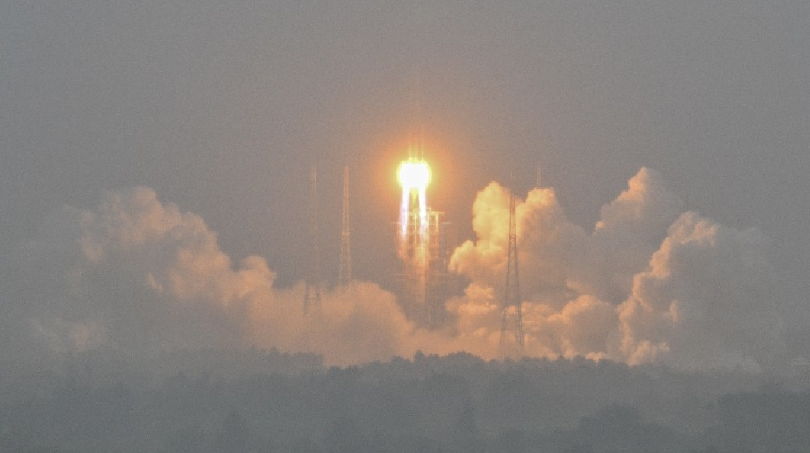Imagen referencial del lanzamiento de una nave espacial.
