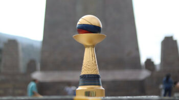 Imagen del trofeo de la Copa Ecuador en la Mitad del Mundo, el 18 de enero de 2023.