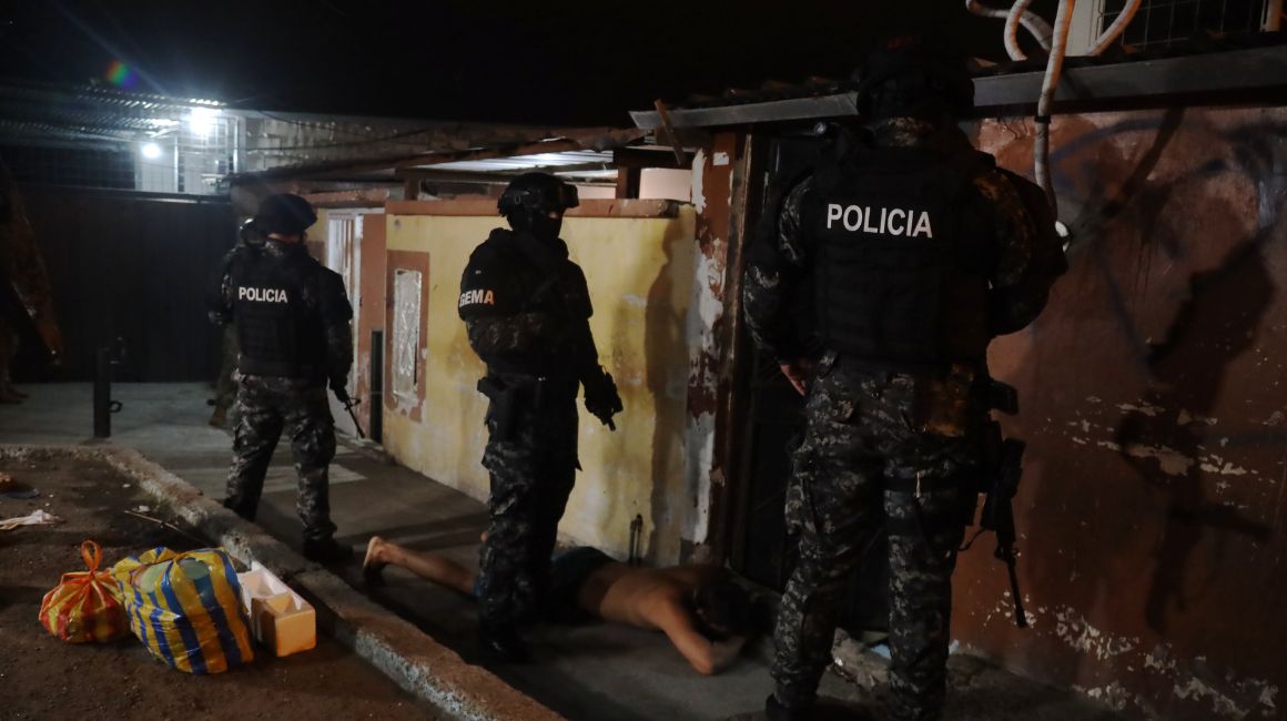 Operativo policial en la ciudad de Manta, Manabí, el 6 de junio de 2024.