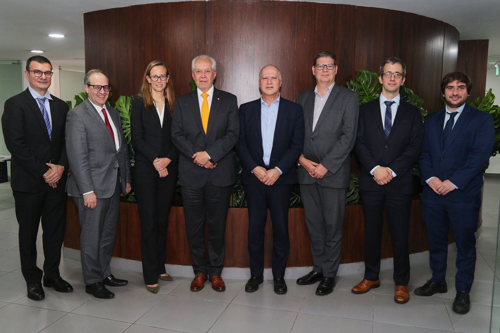Directores del Banco Mundial junto al presidente de la Corporación Financiera Nacional (CFN), en Quito, mayo de 2024.