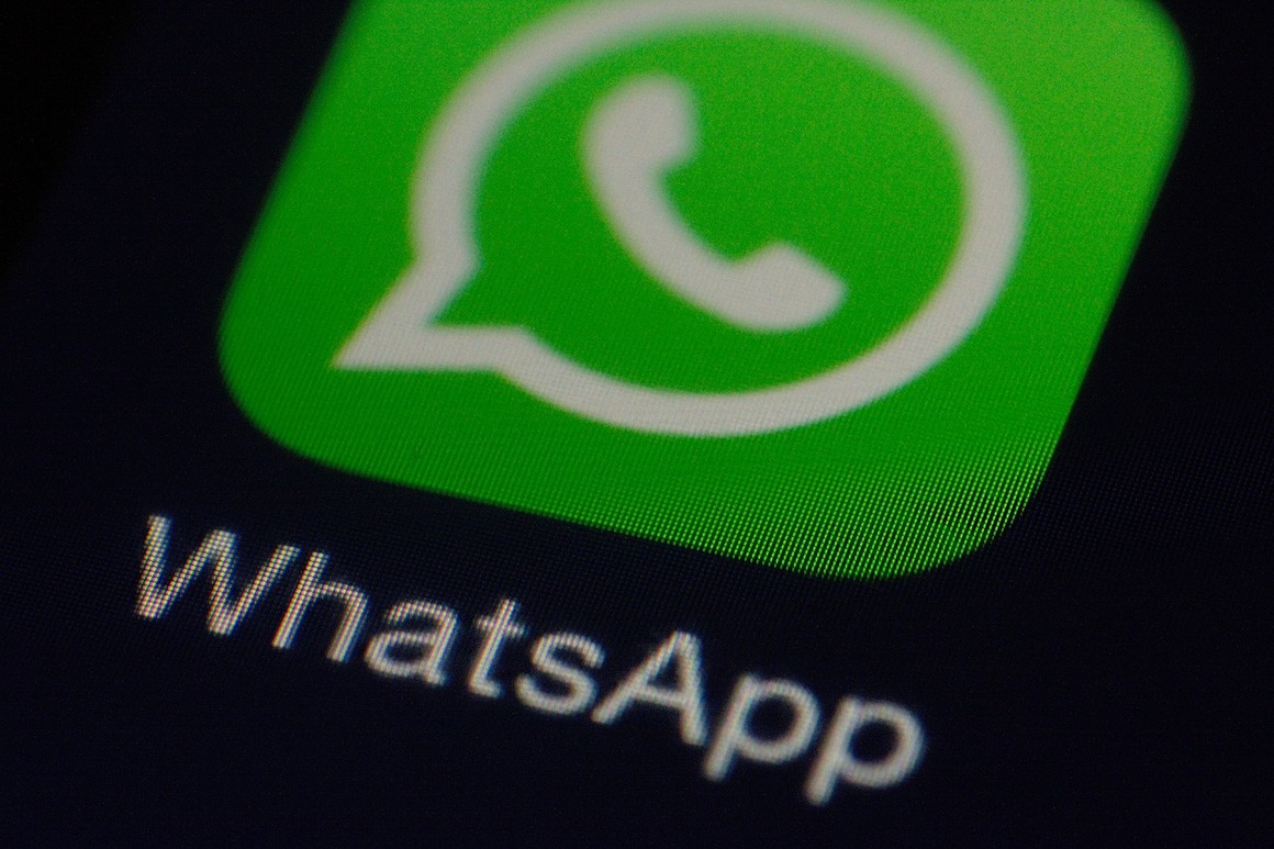 Una fotografía referencial que muestra el logo de WhatsApp en la pantalla de un teléfono inteligente.
