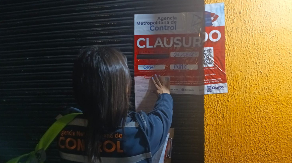 Local siendo clausurado en Quito, 7 de junio de 2024.