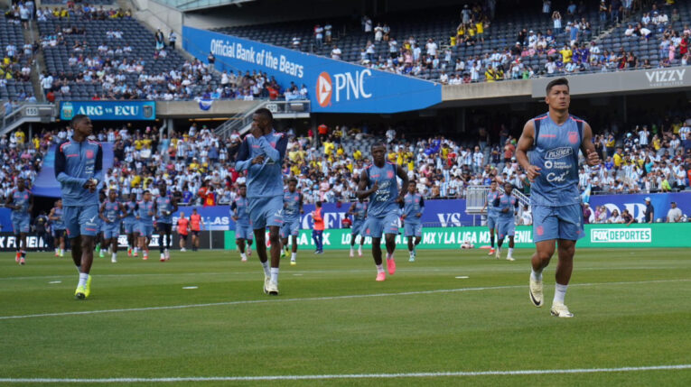 Los jugadores de Ecuador, previo al partido con Argentina, el 9 de junio de 2024.