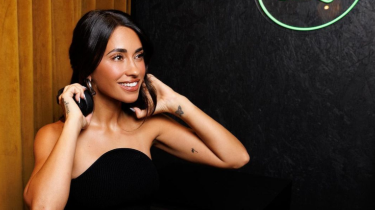 Antonela Roccuzzo, modelo, empresaria, influencer y esposa de Lionel Messi, colaboró con Spotify para presentar su lista de canciones para entrenar.
