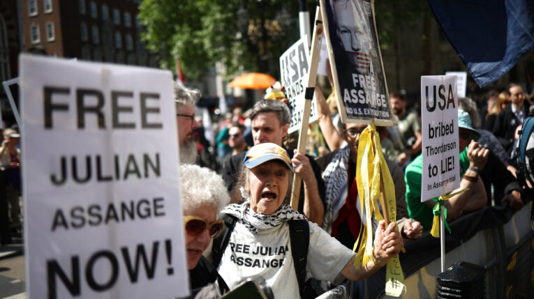 Personas que apoyan Julian Assange, 20 de mayo de 2024.