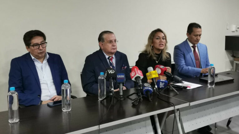 La Cámara de Empresas de Seguridad Privada de Ecuador hizo un llamado al Gobierno para disminuir el Impuesto a los Consumos Especiales (ICE) del 300% sobre la importación de armas y municiones, el 12 de junio de 2024, en Guayaquil.