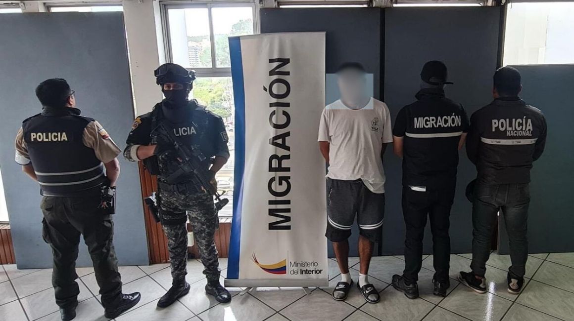La Policía de Migración deportó a alias 'Abuelo', presunto aliado de Los Lobos en Ecuador, el 13 de junio de 2024.