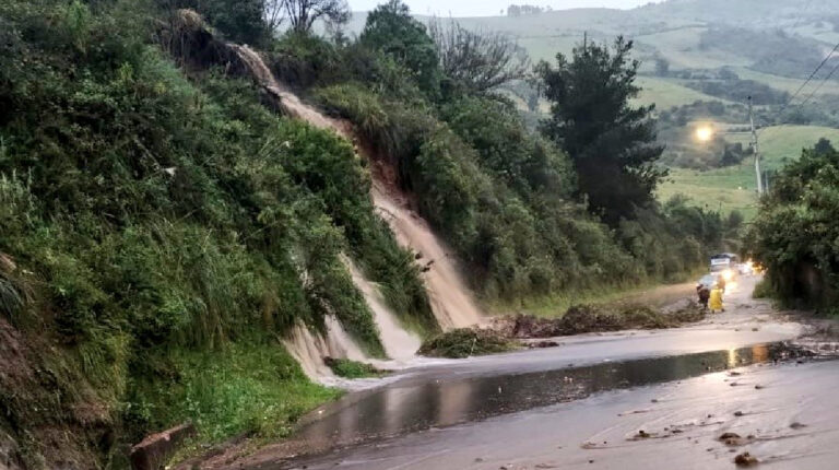 Intensas lluvias afectan a varias carreteras en la Sierra y Amazonía
