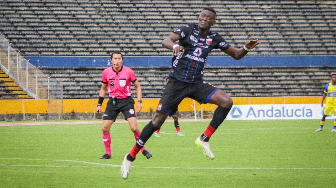 Deportivo Quito se enfrentó a Patrón Mejía en el estadio Olímpico Atahualpa por la Segunda Categoría, el 16 de junio de 2024.