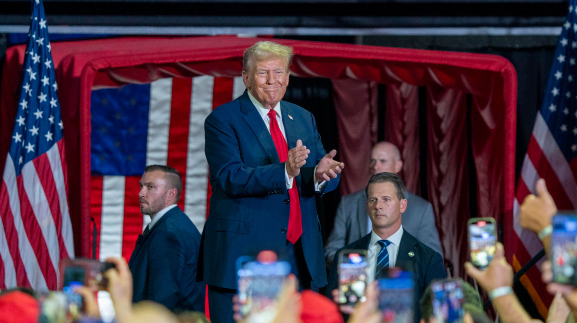 Donald Trump durante un mitin de campaña en el Liacouras Center en Filadelfia, en Estados Unidos.