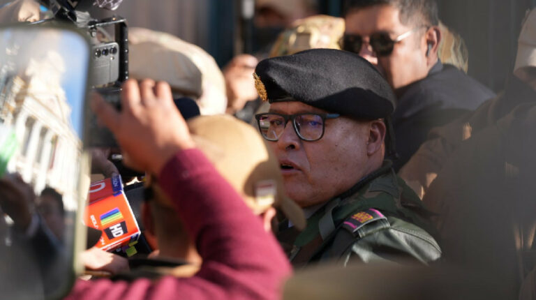 Bolivia: 17 detenidos tras intento de golpe de Estado