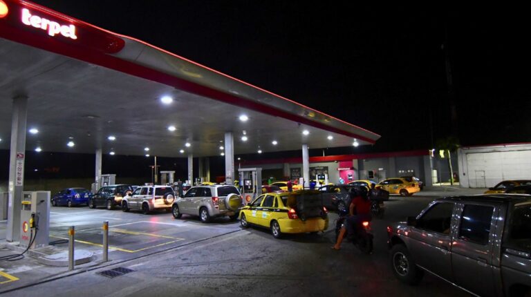 Las gasolinas Extra y Ecopaís cuestan más en Ecuador desde este 28 de junio