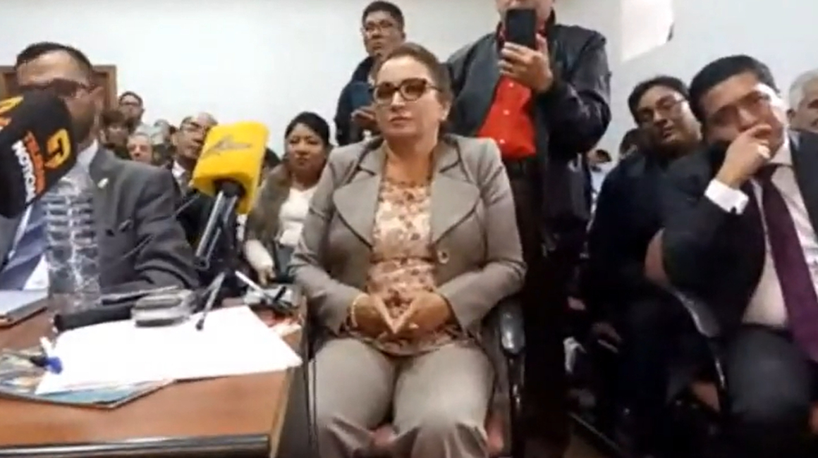 Rosa Argudo, secretaria del Sindicato del IESS, en la comparecencia de asambleístas en Azuay. El 24 de junio de 2024.