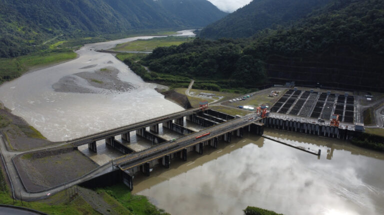Tres riesgos podrían paralizar para siempre a Coca Codo Sinclair, la mayor hidroeléctrica de Ecuador