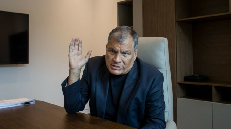 Rafael Correa y Walter Solís suman otra acusación, esta vez por presunto peculado en el puerto de Manta