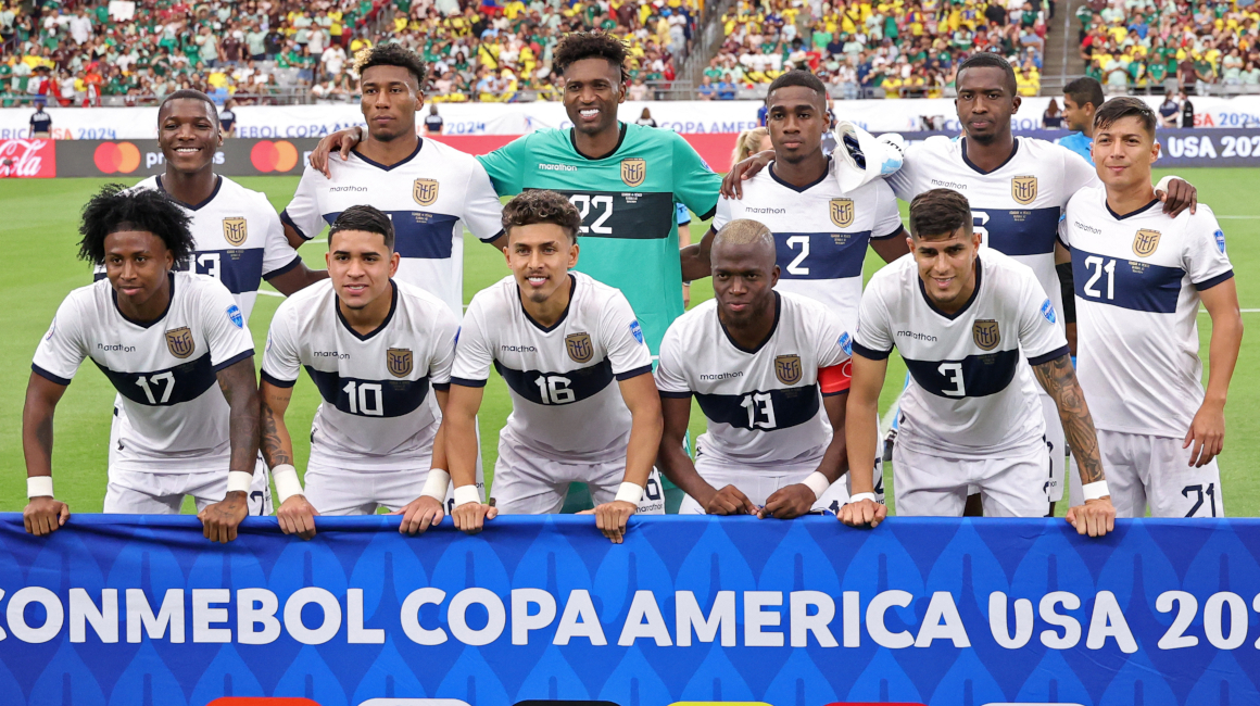 Jugadores de Ecuador antes del partido ante México, en Glendale, Arizona, por la Copa América, el 30 de junio de 2024.