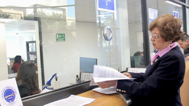 Ministra de Trabajo solicita nulidad de contratos colectivos de cuatro empresas públicas