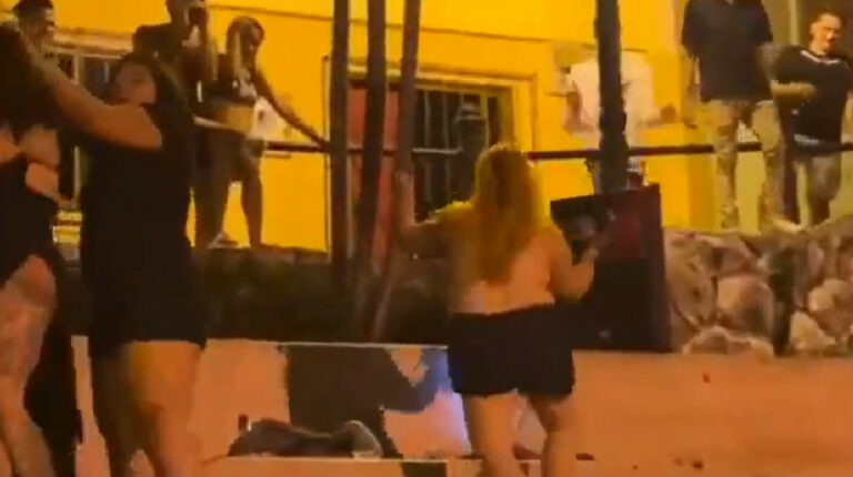 Municipio de Guayaquil anuncia sanciones por baile nudista en Las Peñas
