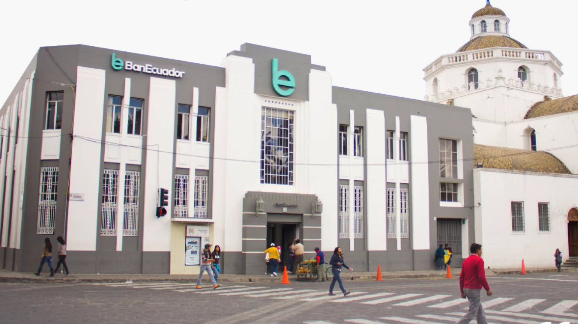 BanEcuador anunció este 1 de julio que bajó la tasa del seguro de desgravamen.