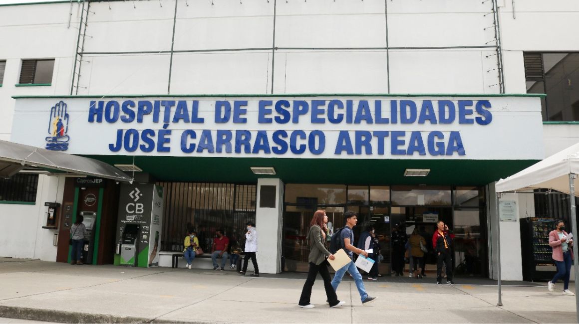 Edificio del Hospital José Carrasco Arteaga del IESS, en Cuenca, el 11 de enero de 2024.