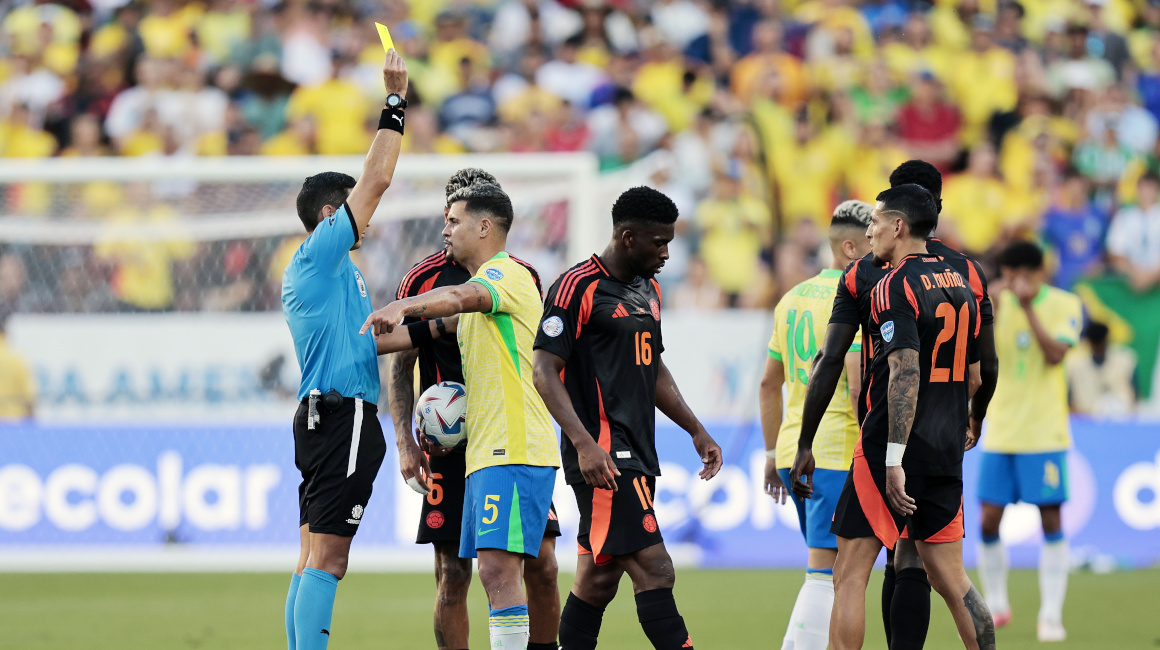Los futbolistas de Brasil y Colombia durante el encuentro del 2 de julio pasado.