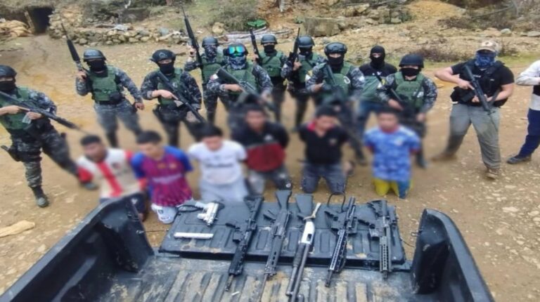 Enfrentamiento en el cantón Ponce Enríquez deja a seis integrantes de Los Lobos detenidos